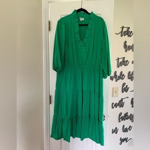 Crown & Ivy 
Plus Size 3/4 Blouson Sleeve Tiered Midi Dress
